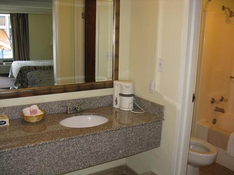 วอล์คกิ้ง ฮอร์ส ลอดจ์ เลวิสบูร์ก Hotel Lewisburg ห้อง รูปภาพ